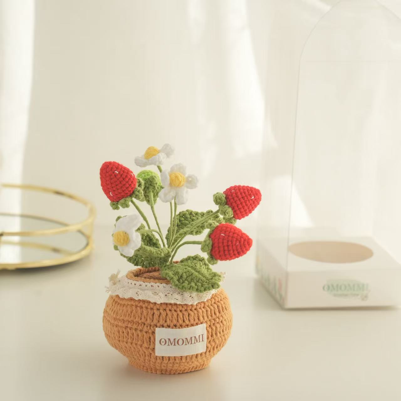 Handmade Crochet Strawberry Pot Plant – Cute Yarn Strawberry Decor with White Blossoms | Cosy Home Style & Gift-Ready by OMOMMI