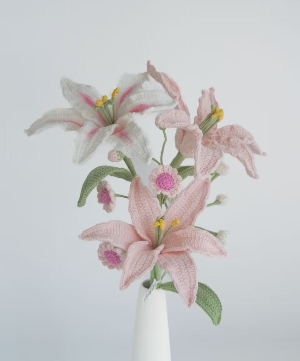 Crochet Lily Bouquet with Daisies & Snowberries | Handmade Flower Decor