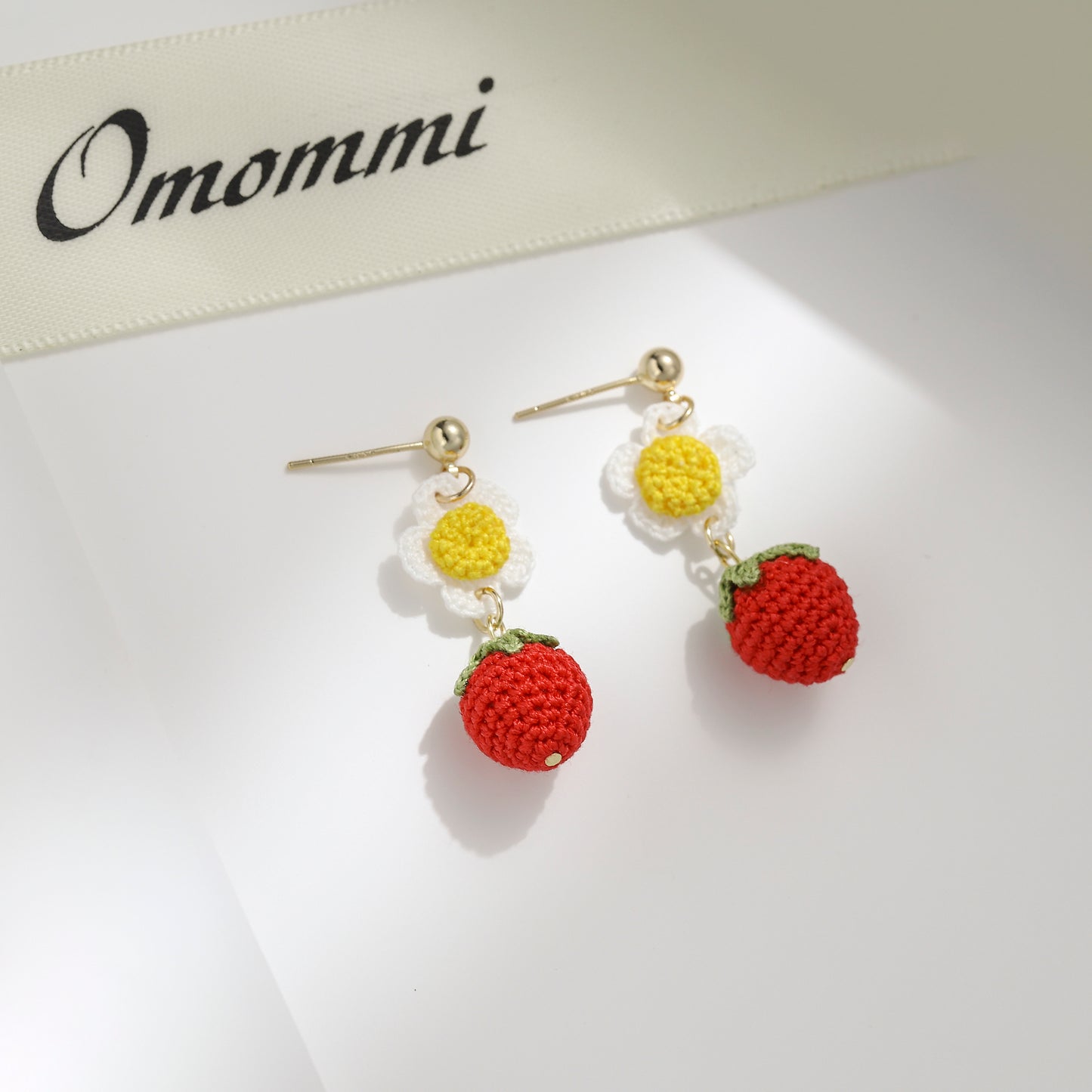 Strawberry Flower Eardrop